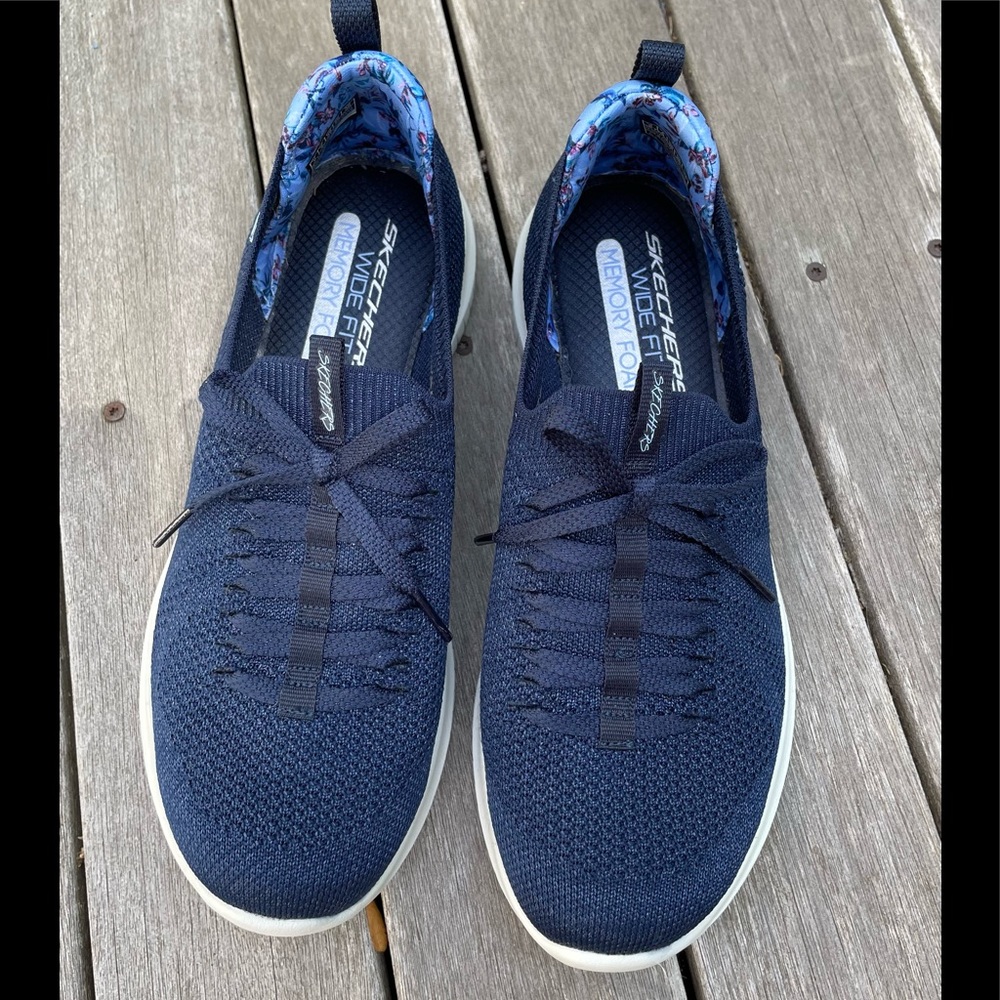 Skechers Ultra Flex Washable Slip On Sneakers Navy Size 9